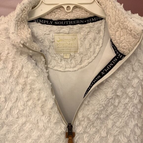 Simply Southern Sz Large quarter zip white fluffy Sherpa - Picture 6 of 9